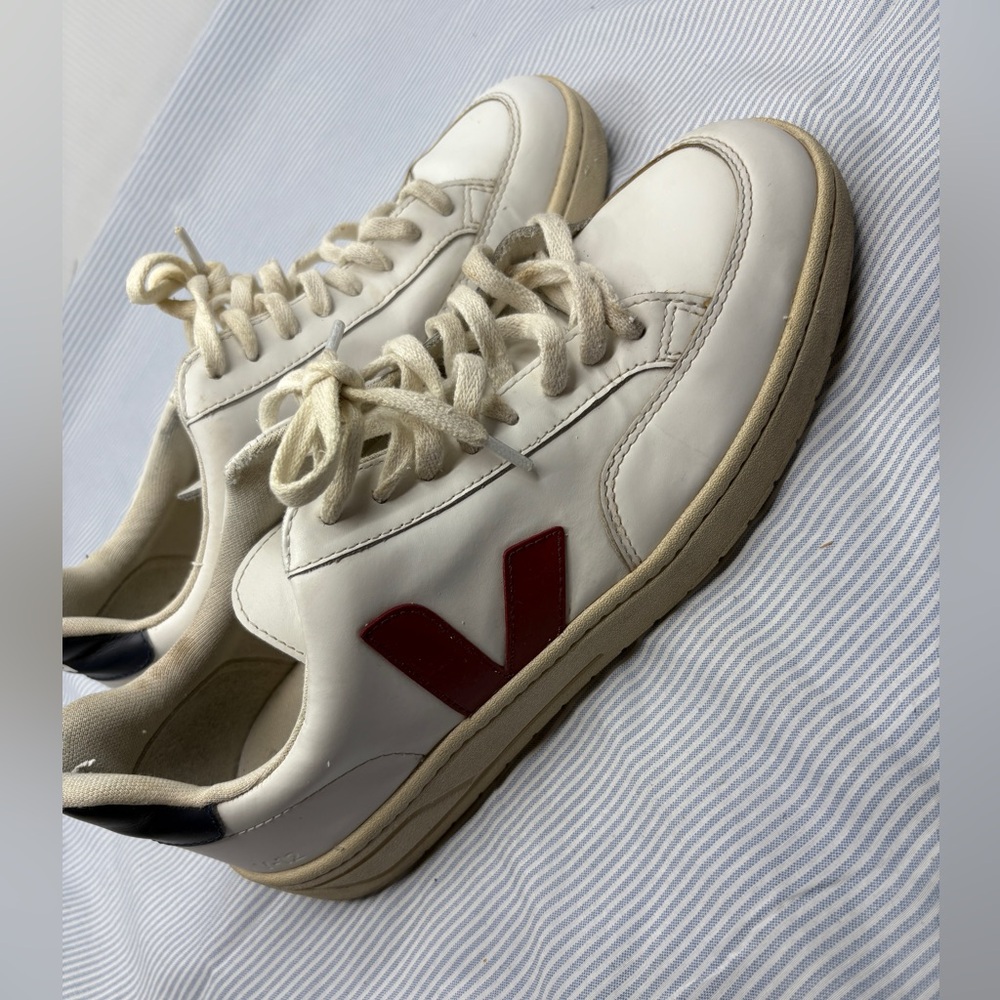 #279 Veja V-12 Logo Sneaker (Men) Size 11 White Red logo RETAIL $185